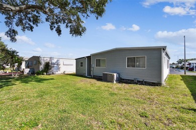Charming Age-Qualified 2 Bedroom/ 2 Bathroom Home with Florida on Palm Hill Golf Club in Florida - for sale on GolfHomes.com, golf home, golf lot