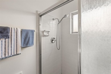 This well-maintained 2-bedroom, 2-bath home features a spacious on North Lakes Golf Course in Florida - for sale on GolfHomes.com, golf home, golf lot