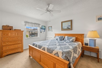 This well-maintained 2-bedroom, 2-bath home features a spacious on North Lakes Golf Course in Florida - for sale on GolfHomes.com, golf home, golf lot