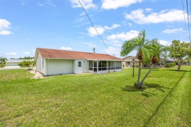 This well-maintained 2-bedroom, 2-bath home features a spacious on North Lakes Golf Course in Florida - for sale on GolfHomes.com, golf home, golf lot