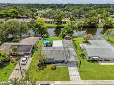 **PRICE IMPROVEMENT** This beautifully maintained 3-bed, 2-bath on Cooper Colony Country Club in Florida - for sale on GolfHomes.com, golf home, golf lot