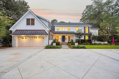 --Welcome to an unparalleled living experience! This stunning on Cape Fear Country Club in North Carolina - for sale on GolfHomes.com, golf home, golf lot