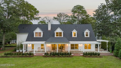--Welcome to an unparalleled living experience! This stunning on Cape Fear Country Club in North Carolina - for sale on GolfHomes.com, golf home, golf lot