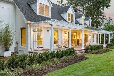 --Welcome to an unparalleled living experience! This stunning on Cape Fear Country Club in North Carolina - for sale on GolfHomes.com, golf home, golf lot