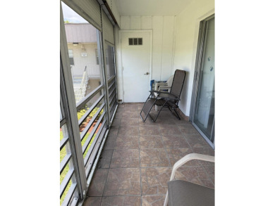 WOW! REMODELED, CORNER, 2 BEDROOM, 2 BATH STYLISHLY FURNISHED on Kings Point Golf -Flanders Way in Florida - for sale on GolfHomes.com, golf home, golf lot