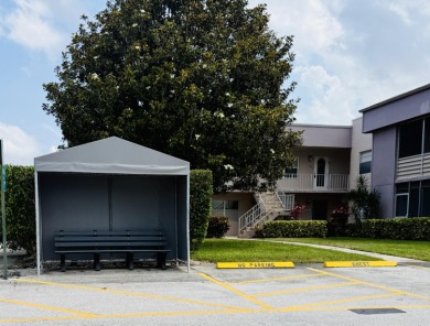 WOW! REMODELED, CORNER, 2 BEDROOM, 2 BATH STYLISHLY FURNISHED on Kings Point Golf -Flanders Way in Florida - for sale on GolfHomes.com, golf home, golf lot