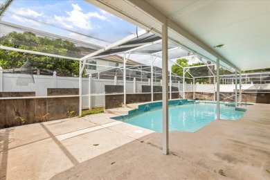 **SELLER IS PREPARED TO REPLACE THE ROOF PRIOR TO CLOSING** on Eastwood Golf Club in Florida - for sale on GolfHomes.com, golf home, golf lot