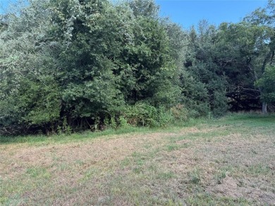Great lot in Pecan Plantation at a great price. Across the on Pecan Plantation Country Club in Texas - for sale on GolfHomes.com, golf home, golf lot