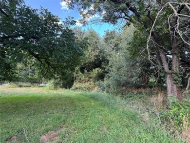 Great lot in Pecan Plantation at a great price. Across the on Pecan Plantation Country Club in Texas - for sale on GolfHomes.com, golf home, golf lot