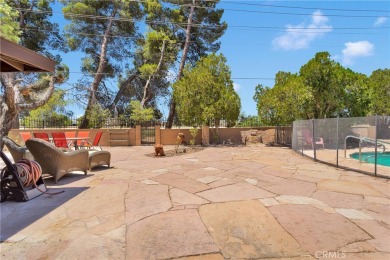 ***Gorgeous Ranch-Style Pool Home on the Apple Valley Golf on Apple Valley Country Club in California - for sale on GolfHomes.com, golf home, golf lot