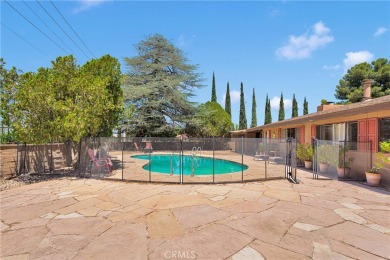 ***Gorgeous Ranch-Style Pool Home on the Apple Valley Golf on Apple Valley Country Club in California - for sale on GolfHomes.com, golf home, golf lot