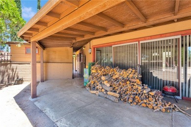 ***Gorgeous Ranch-Style Pool Home on the Apple Valley Golf on Apple Valley Country Club in California - for sale on GolfHomes.com, golf home, golf lot