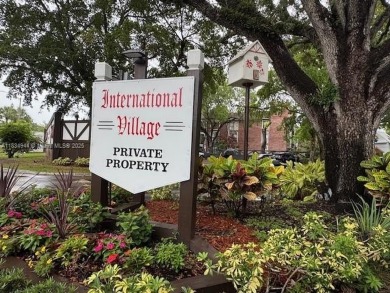 Spacious first-floor 2/2 unit is located in the gated on Inverrary Country Club in Florida - for sale on GolfHomes.com, golf home, golf lot