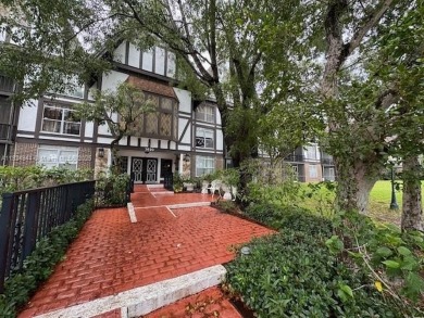 Spacious first-floor 2/2 unit is located in the gated on Inverrary Country Club in Florida - for sale on GolfHomes.com, golf home, golf lot