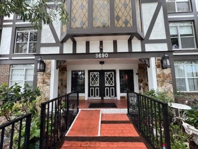 Spacious first-floor 2/2 unit is located in the gated on Inverrary Country Club in Florida - for sale on GolfHomes.com, golf home, golf lot