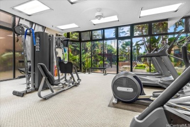 This bright and breezy corner unit features an open floorplan on Honolulu Country Club in Hawaii - for sale on GolfHomes.com, golf home, golf lot