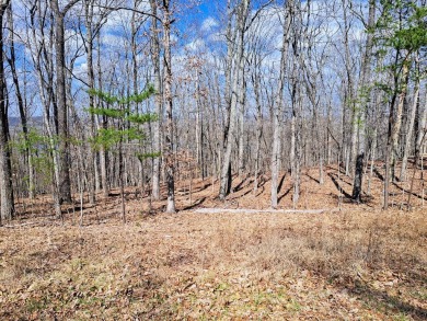Discover this beautiful 1.18-acre lotwith a gentle slope, ideal on Heatherhurst Golf Course in Tennessee - for sale on GolfHomes.com, golf home, golf lot
