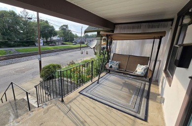 Well-maintained, beautiful home on double fenced-in lot!  Sale on Twin Oaks Golf and Plantation Club in Kentucky - for sale on GolfHomes.com, golf home, golf lot