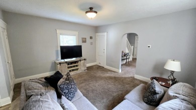 Well-maintained, beautiful home on double fenced-in lot!  Sale on Twin Oaks Golf and Plantation Club in Kentucky - for sale on GolfHomes.com, golf home, golf lot