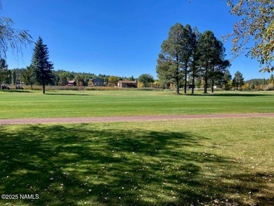 Enjoy this remodelled 2 bedroom, 2 bath, with large loft on Pinewood Country Club in Arizona - for sale on GolfHomes.com, golf home, golf lot