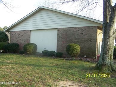 LOCATION - LOCATION - LOCATION. This very regal Regency Model on Leisure Village West Assoc. in New Jersey - for sale on GolfHomes.com, golf home, golf lot