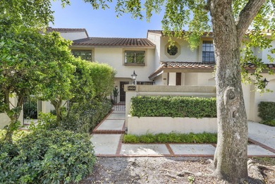 Beautifully updated 2-bedroom, 2-bathroom condo in Boca Pointe's on Boca Pointe Country Club in Florida - for sale on GolfHomes.com, golf home, golf lot