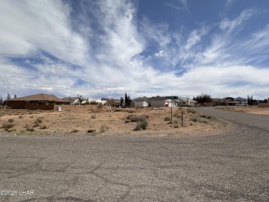 Large corner lot in golf course community of Valle Vista. Level on Valle Vista Golf Course in Arizona - for sale on GolfHomes.com, golf home, golf lot