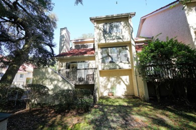 CONTACT BECKY DAY AT  FOR A PRIVATE TOUR
This charming on Bluewater Bay Resort in Florida - for sale on GolfHomes.com, golf home, golf lot