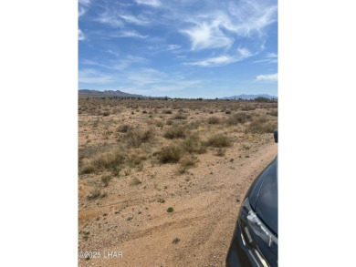 A must See! This 12,197 sq ft commercial lot Valle Vista is just on Valle Vista Golf Course in Arizona - for sale on GolfHomes.com, golf home, golf lot