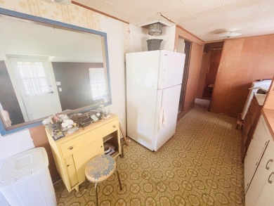 Don't miss out on your piece of the Florida lifestyle.  The on Sara Bay Country Club in Florida - for sale on GolfHomes.com, golf home, golf lot
