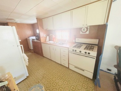 Don't miss out on your piece of the Florida lifestyle.  The on Sara Bay Country Club in Florida - for sale on GolfHomes.com, golf home, golf lot