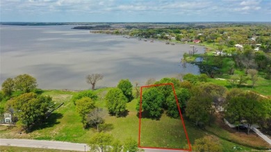 Open water lot on almost half acre in newer gated community on on Cedar Creek Country Club in Texas - for sale on GolfHomes.com, golf home, golf lot