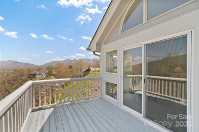 Location Location Location! Laurel Ridge Country Club Townhome on Laurel Ridge Country Club in North Carolina - for sale on GolfHomes.com, golf home, golf lot