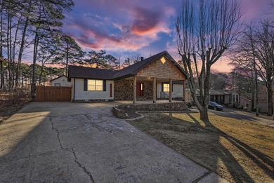 Welcome to 313 Snead Dr. in Fairfield Bay, perfectly positioned on Indian Hills Country Club in Arkansas - for sale on GolfHomes.com, golf home, golf lot