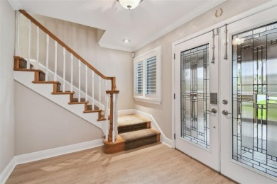 Beautifully renovated townhome in Feather sound Country Club on Feather Sound Country Club in Florida - for sale on GolfHomes.com, golf home, golf lot