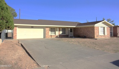 This charming single-level brick home in the highly desirable on Lone Star Golf Club in Texas - for sale on GolfHomes.com, golf home, golf lot