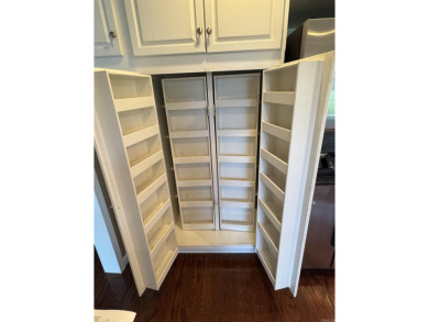 Charming Home on Fairway Drive - Golf Course Living at Its on Stuttgart Country Club in Arkansas - for sale on GolfHomes.com, golf home, golf lot