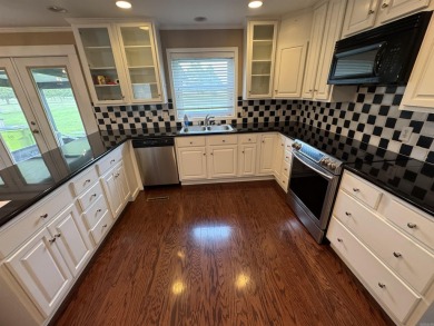 Charming Home on Fairway Drive - Golf Course Living at Its on Stuttgart Country Club in Arkansas - for sale on GolfHomes.com, golf home, golf lot