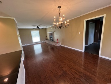 Charming Home on Fairway Drive - Golf Course Living at Its on Stuttgart Country Club in Arkansas - for sale on GolfHomes.com, golf home, golf lot