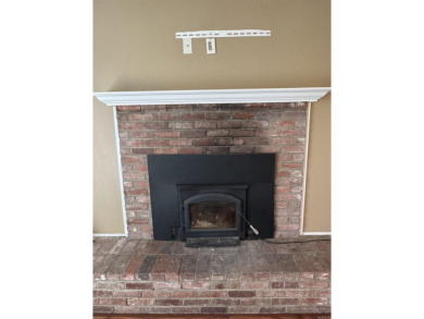 Charming Home on Fairway Drive - Golf Course Living at Its on Stuttgart Country Club in Arkansas - for sale on GolfHomes.com, golf home, golf lot