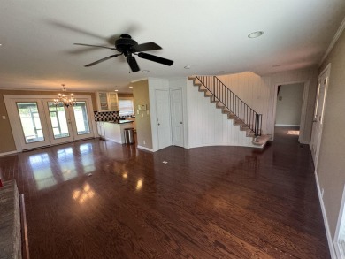 Charming Home on Fairway Drive - Golf Course Living at Its on Stuttgart Country Club in Arkansas - for sale on GolfHomes.com, golf home, golf lot