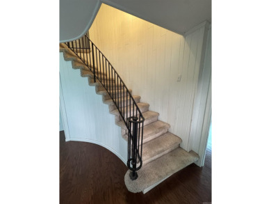 Charming Home on Fairway Drive - Golf Course Living at Its on Stuttgart Country Club in Arkansas - for sale on GolfHomes.com, golf home, golf lot