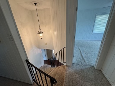 Charming Home on Fairway Drive - Golf Course Living at Its on Stuttgart Country Club in Arkansas - for sale on GolfHomes.com, golf home, golf lot