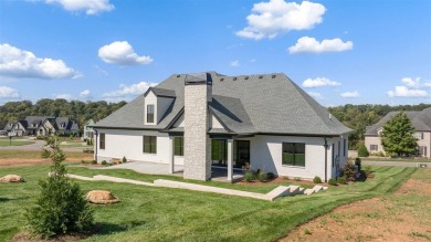 Beautiful new construction home in the Overlook of Olde Stone on The Club At Olde Stone in Kentucky - for sale on GolfHomes.com, golf home, golf lot