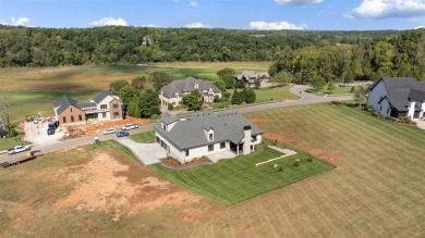 Beautiful new construction home in the Overlook of Olde Stone on The Club At Olde Stone in Kentucky - for sale on GolfHomes.com, golf home, golf lot