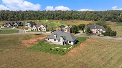 Beautiful new construction home in the Overlook of Olde Stone on The Club At Olde Stone in Kentucky - for sale on GolfHomes.com, golf home, golf lot