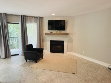Luxuriously Updated 1 Bed, 1 Bath Condo--Upstairs corner unit on Stevens Park Golf Course in Texas - for sale on GolfHomes.com, golf home, golf lot