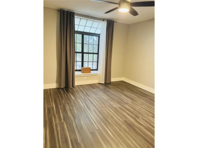 Luxuriously Updated 1 Bed, 1 Bath Condo--Upstairs corner unit on Stevens Park Golf Course in Texas - for sale on GolfHomes.com, golf home, golf lot