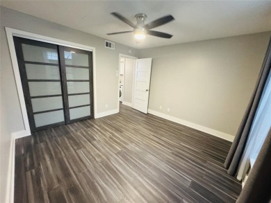 Luxuriously Updated 1 Bed, 1 Bath Condo--Upstairs corner unit on Stevens Park Golf Course in Texas - for sale on GolfHomes.com, golf home, golf lot