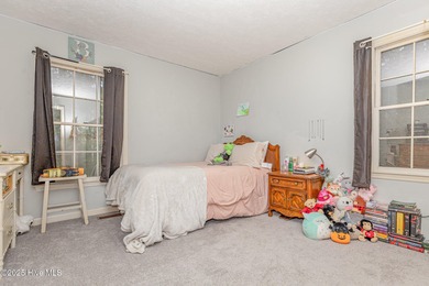 ***GOLF FRONT HOME ON 1 ACRE IN FOXFIRE!*** This spacious on Foxfire Golf and Country Club in North Carolina - for sale on GolfHomes.com, golf home, golf lot